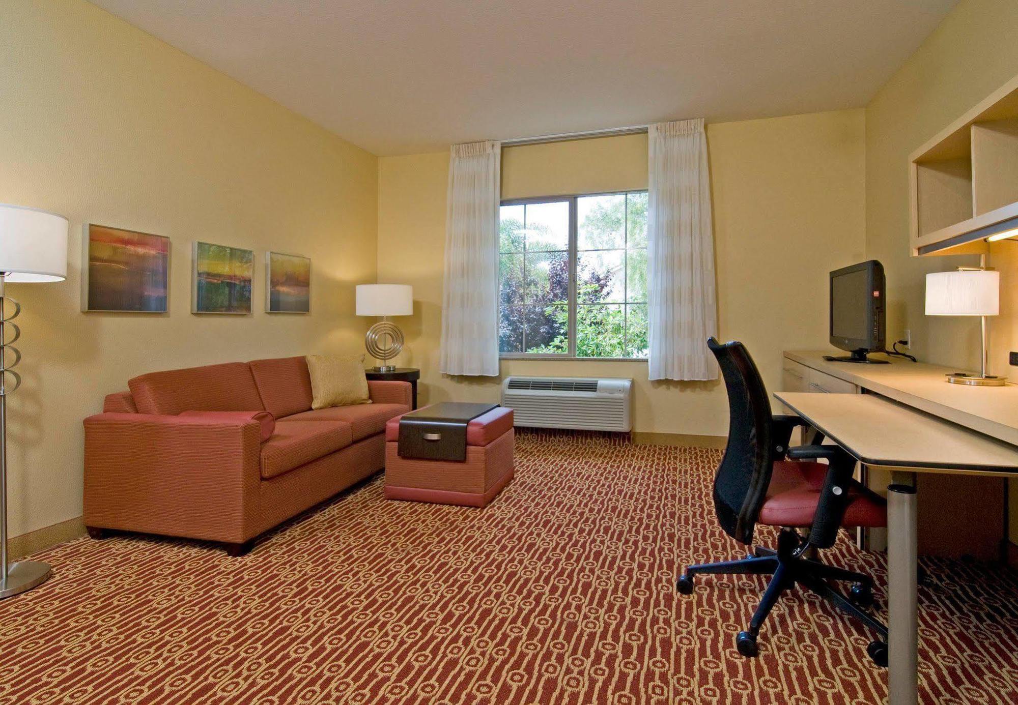 Towneplace Suites By Marriott San Diego Carlsbad / Vista Exteriör bild